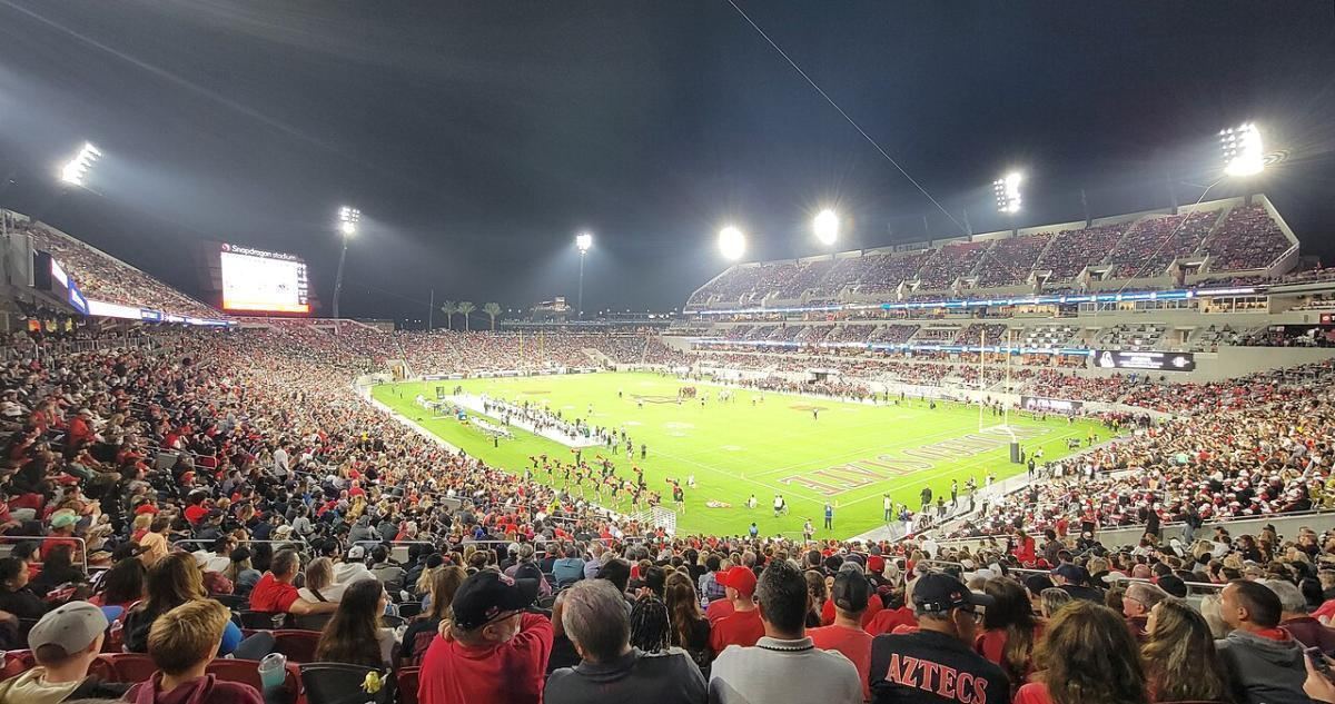伯纳乌的教练,是这场比赛最值得回看的片段